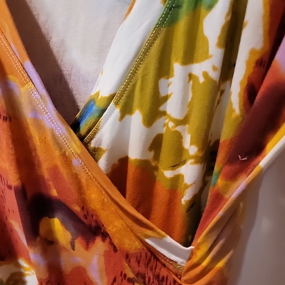 CAbi Womens Crossover Surplice Watercolor Floral Rouched Top Size S - Picture 4 of 6